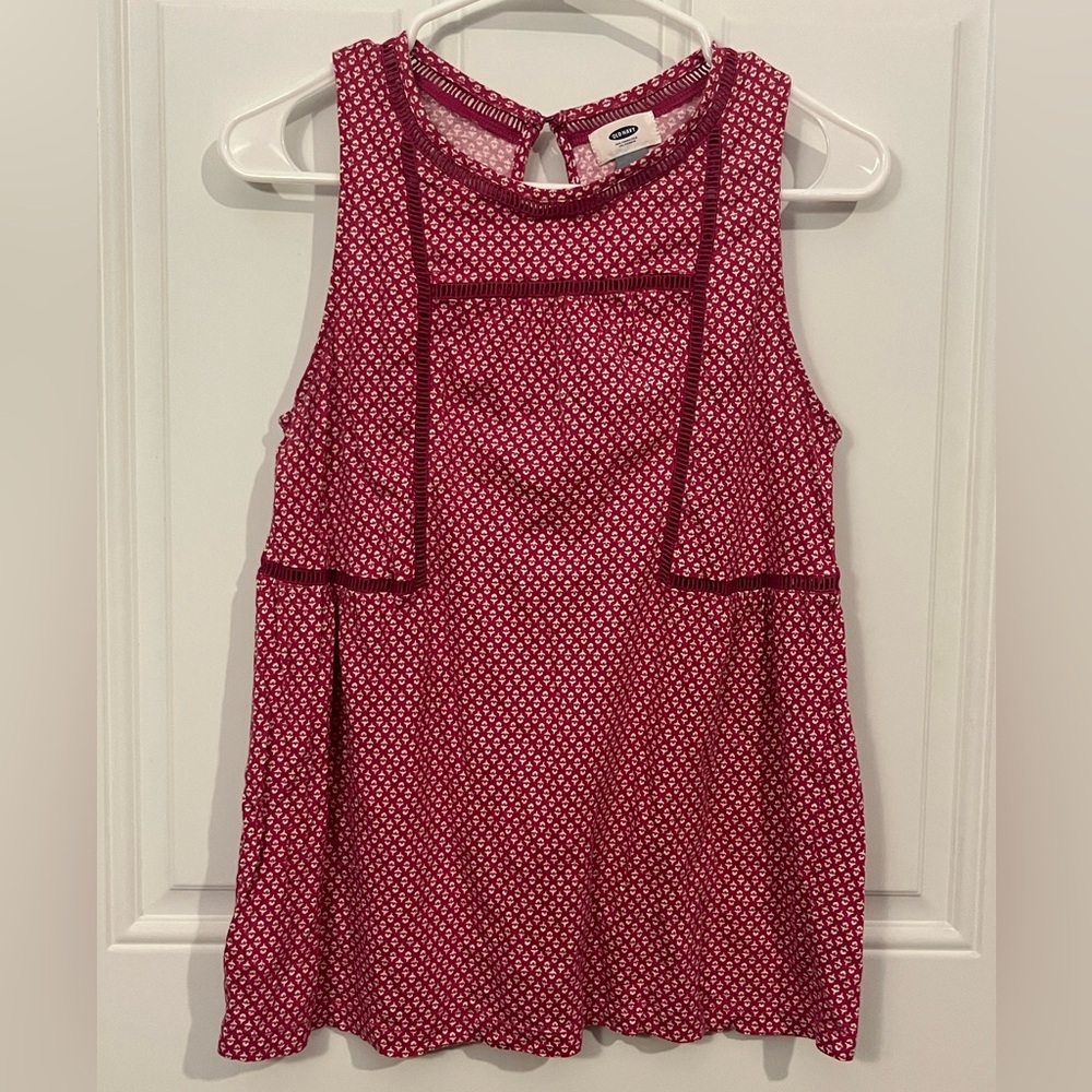 Old Navy Women’s Medium Maroon And White Sleeveless Top
